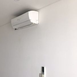 may-lanh-cu-toshiba-1hp-inverterplasma-ion-autolclean-hien-thi-nhiet-do-tai-quan-7